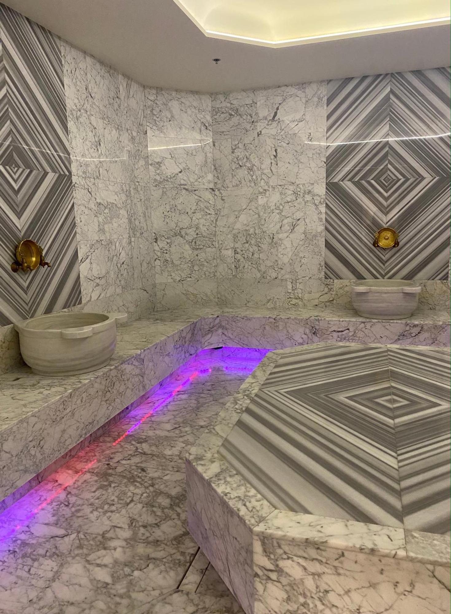 Onyx Palace Delux Batumi Exterior photo